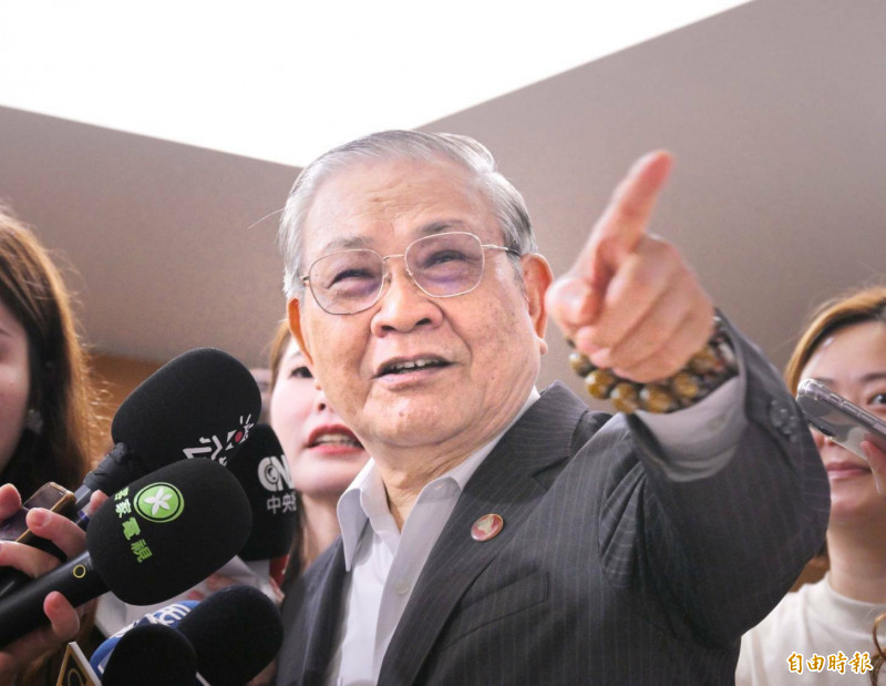 最低工資審議委員會委員、工總常務理事何語會前以擁有1000甲土地的「大地主」,來比喻半導體等產業(記者方賓照攝)