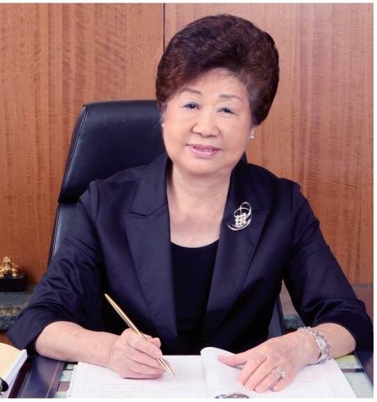 被譽為「台灣金融教母」的遠東銀行董事長侯金英今天（3日）驚傳辭世。（翻攝遠東銀年報）