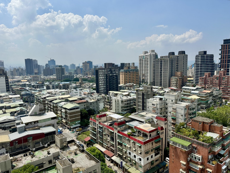 面對房市清淡買氣,建商還是會想辦法端出牛肉。(記者徐義平攝)