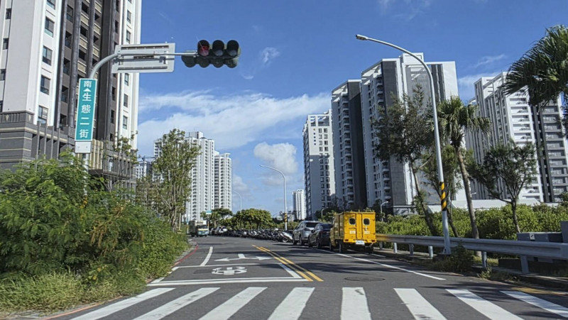 南市7月房市交易量,安南區308棟居冠。(記者洪瑞琴攝)