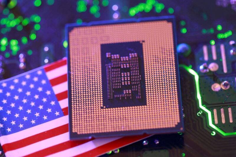 市場認為，輝達投資英特爾不但可分散風險，還可享「政治紅利」。（路透）