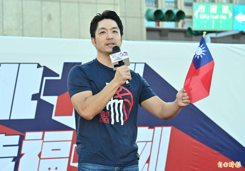 台北市長蔣萬安今早主持市府廣場國慶升旗暨慶祝活動。（記者田裕華攝）