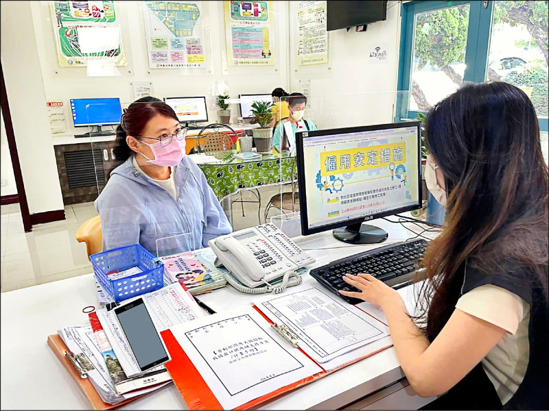 工商界建議未來應分開計算成長與衰退產業的產值，較為公平。（中央社資料照）