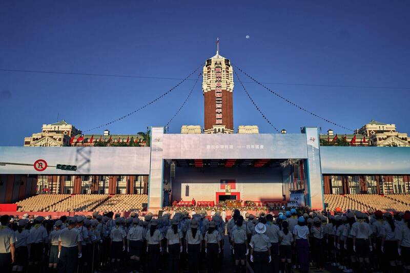 澳洲前總理莫里森表示，保衛台灣具有道德、戰略和歷史意義，台灣在一個所有人都承受壓力的地區體現著希望、自由和民主。（彭博）