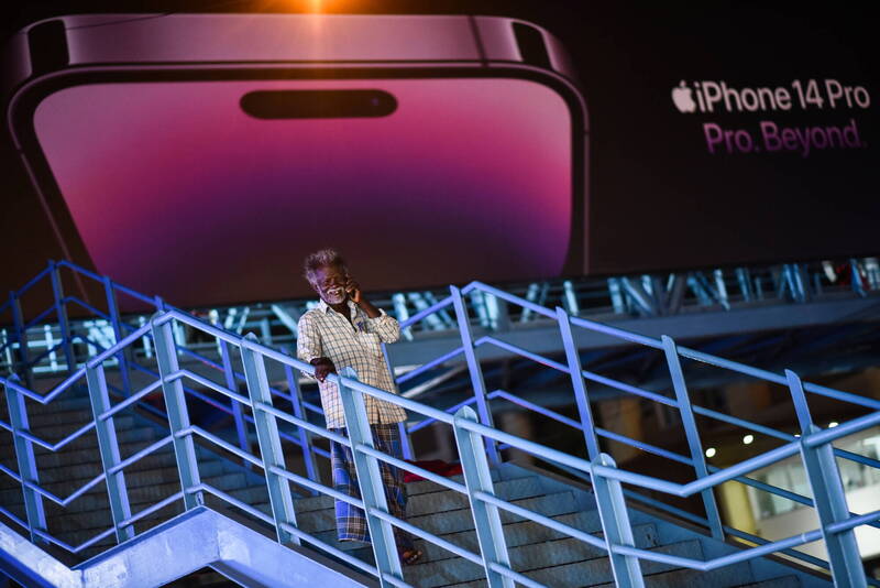 中國佔全球iPhone產量的75%以上,印度約佔18%據。(資料照,歐新社)
