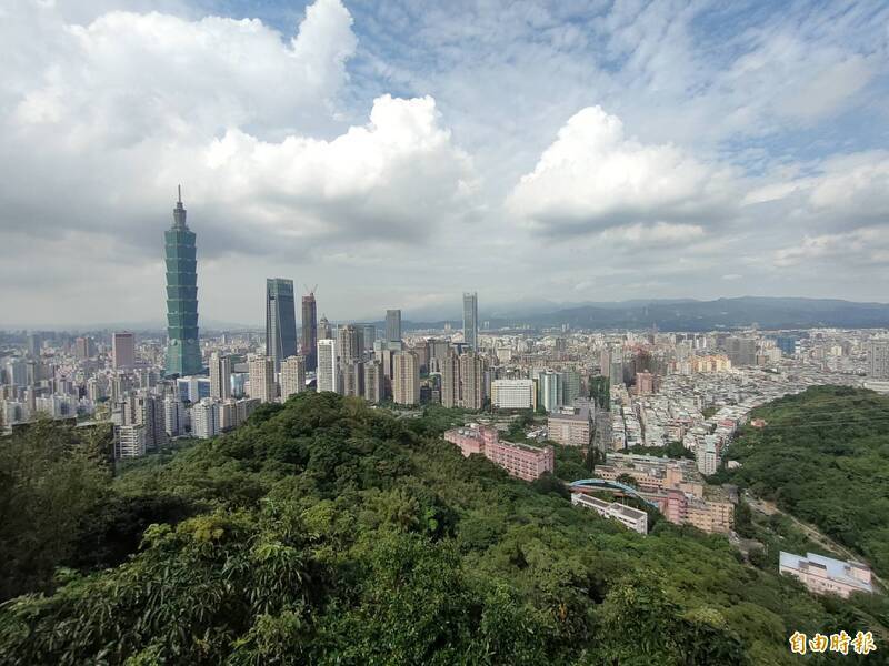 台綜院指出,全國高壓以上產業用電今年9月較去年同期成長 1.27%,電力景氣燈號維持黃紅燈。(資料照)