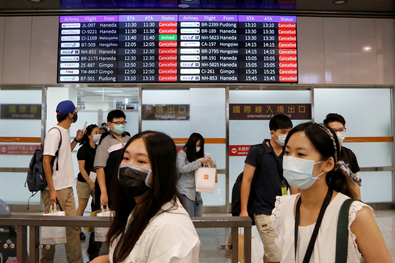 日女第一次出國全靠ChatGPT,選擇台灣作為目的地,結果誤把「松山機場」搞混,從頭到尾待在日本。示意圖。(路透資料照)