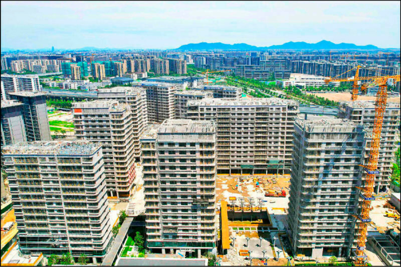 中國9月份70個大城市中古屋價格連42跌、且是第2個月「全崩」,北上廣深等一線城市全都躲不掉。(法新社資料照)