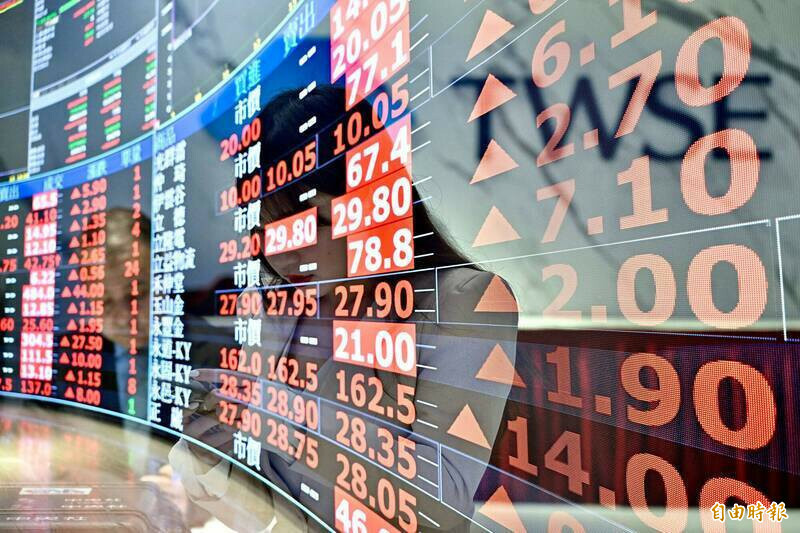 台股今盤中站上2萬8000點大關。(資料照)