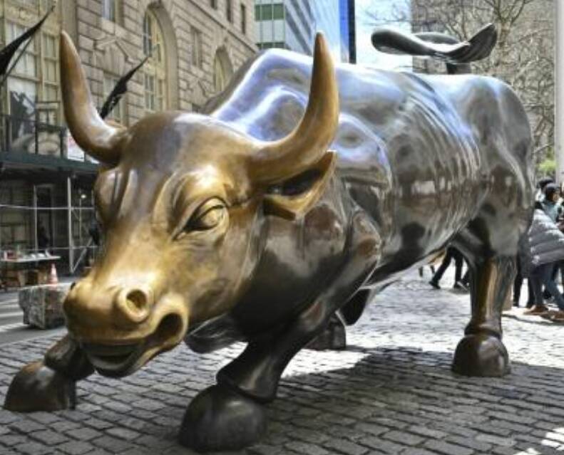 從華爾街到東京、從巴黎到首爾和台北,世界各地的股市都創下歷史新高。(法新社)