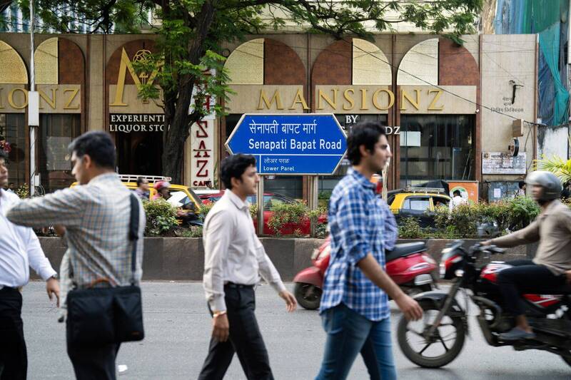 新加坡前總理李顯龍表示,鑑於印度年輕人的人口結構和潛力,長期成長經濟指標可能會「趕上甚至超越中國」。(彭博)