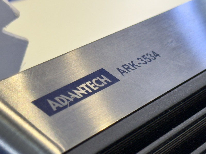 研華已提前布局,與供應商夥伴密切合作,確保第四季供料平穩。(記者方韋傑攝)