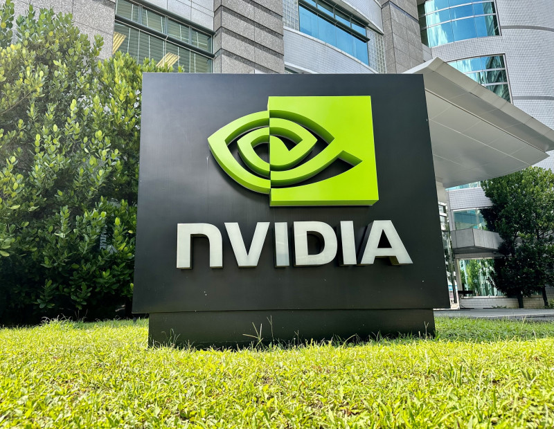 集邦分析AI晶片供應商競爭格局,預估輝達今年市占率約70%。(資料照)