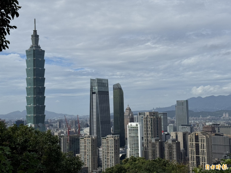 第二季六都贈與移轉平均面積，臺南市最大間、臺北市最小間。（記者徐義平攝）