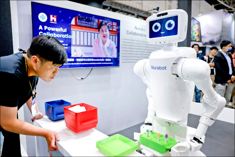 主計總處指出,受惠於AI需求熱絡、消費性電子新品拉貨效應,第三季商品出口增幅較預測高出七.三九個百分點,,尤其電子及資通表現極為亮眼。(路透)