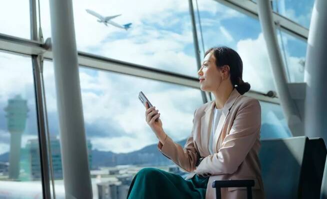 降低假期開支最簡單的方法之一，就是在預訂機票之前就減少成本。（取自網路）