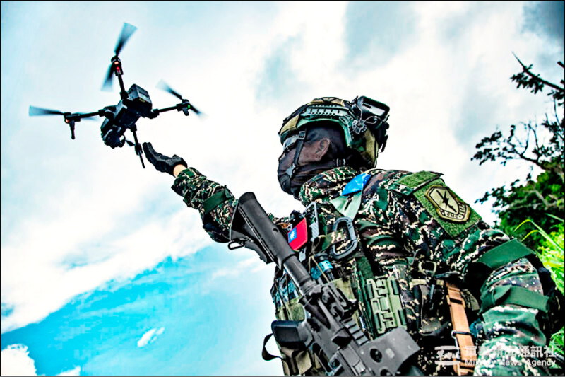 台灣大型軍備採購額將達1.3兆元，多家業者在檯面下合縱連橫，預期有更多廠商競逐。（資料照）