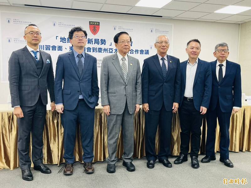 國策研究院今天召開「地緣政治新局勢」座談會，邀請專家學者解讀川習會面的意義。（記者陳鈺馥攝）