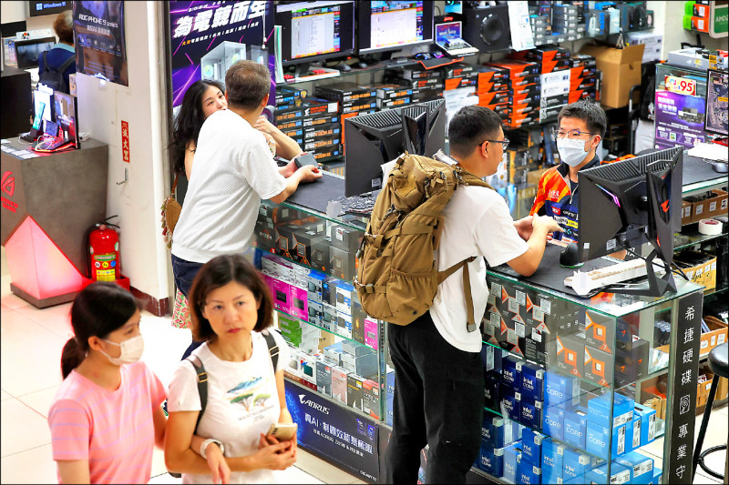 中經院昨發布10月經季節調整後的台灣製造業採購經理人指數（PMI）為50.3％，中斷連4個月緊縮轉為擴張。（中央社資料照）