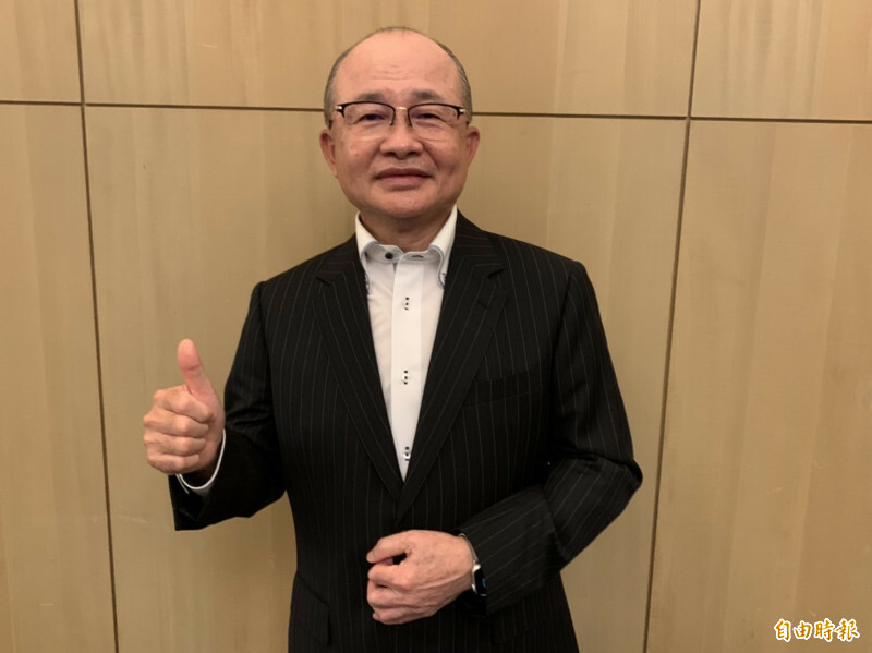 信錦董事長陳秋郎帶領公司成功布局各項新品與新客戶。（記者卓怡君攝）