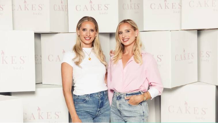 Taylor Capuano和Casey Sarai是姊妹，也是 Cakes Body 的共同創辦人。（擷取自CNBC）