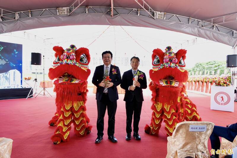 右為台肥新任董事長張滄郎。（記者張慧雯攝）