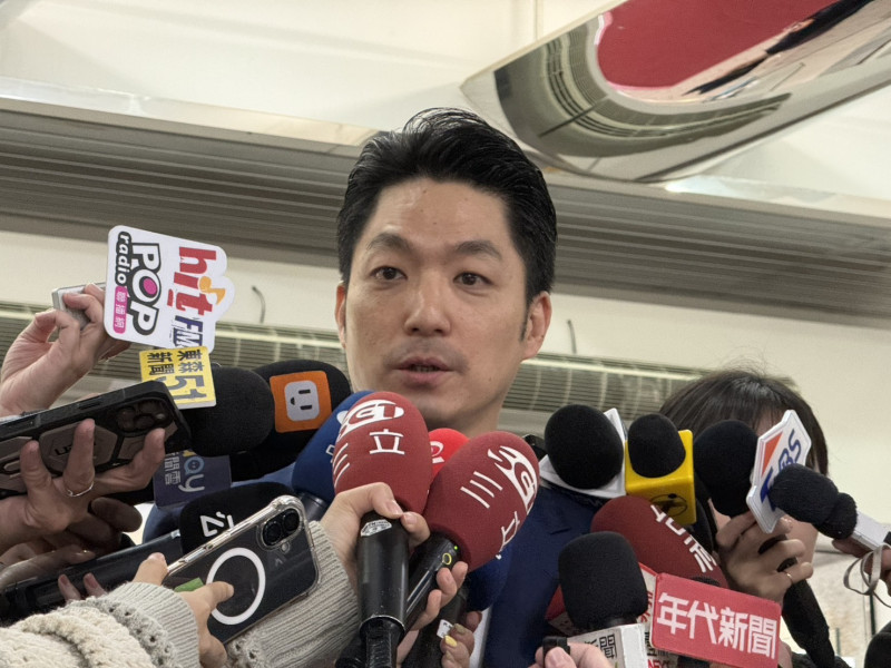 台北市長蔣萬安說，收到新壽公文後，市府就會啟動相關解約程序。（記者甘孟霖攝）