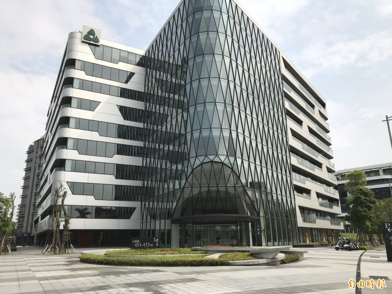 寶佳副董嗆中工：別講空話 幫員工加薪、為股東創造利益最實在