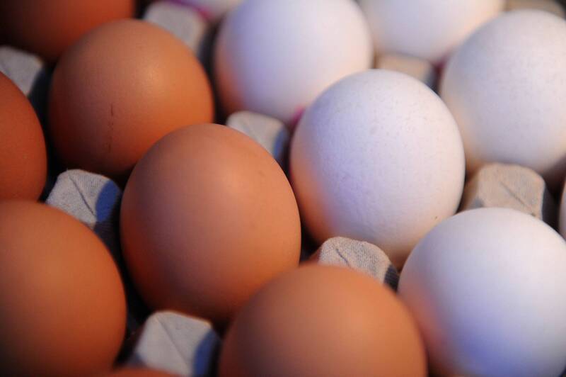 白蛋與紅蛋營養價值幾乎沒有差別，唯一的差別是母雞的品種。（法新社）
