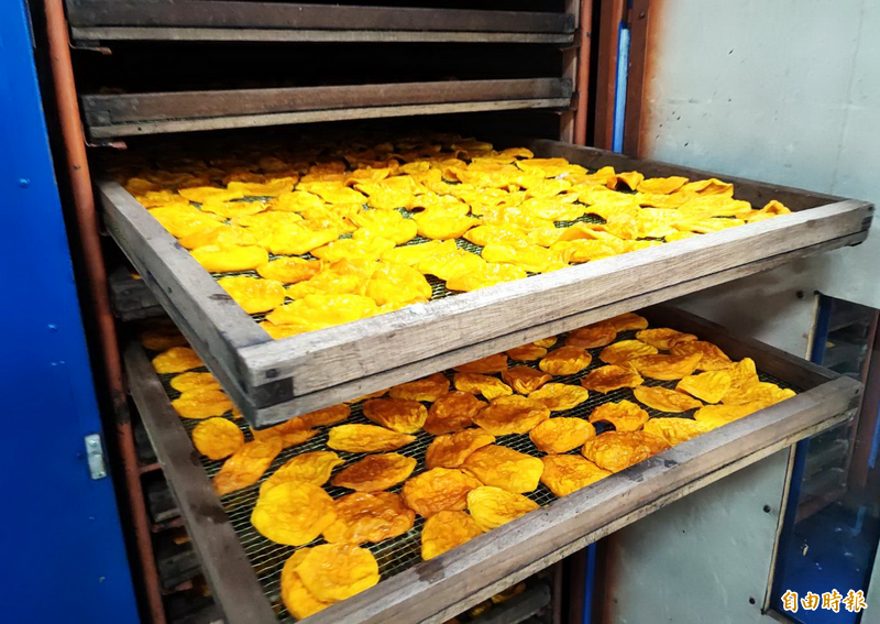 台灣盛產水果，有時會採摘的水果製作成水果乾增加附加價值。示意圖。（資料照）