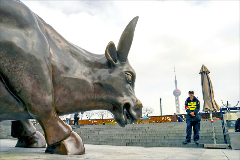 由於看壞中國經濟成長前景，今年第三季外國企業對中國的直接投資（FDI）金額較第二季狂降51%至85億美元。（彭博資料照）