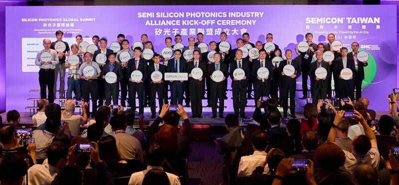 國際半導體產業協會（SEMI）與工研院攜手國內30多家業者在2024年成立「SEMI矽光子產業聯盟」。（資料照，SEMI提供）