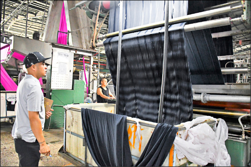 桃園市、台中市以及新北市移工人數為前3多，合計超過31萬人，這3個縣市有許多工業園區、科技園區與產業園區，顯示製造業、科技業，甚至一般傳產業，人力資源已得靠移工撐起來。（資料照，勞動部提供）