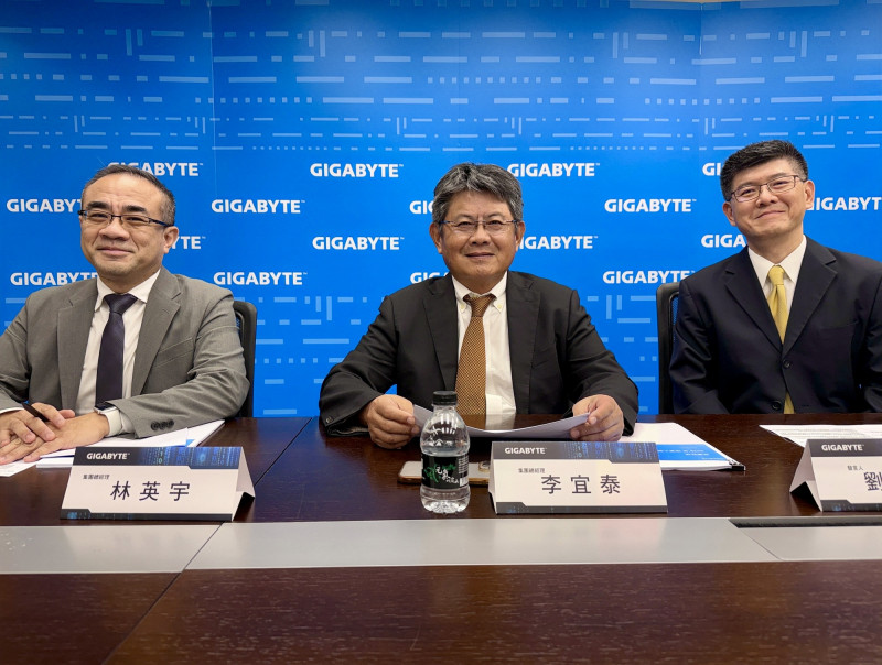 技嘉管理層技嘉因應AI終端需求強勁，在全球展開策略合作，透過與各地區領導廠商拓展市場。（技嘉提供）