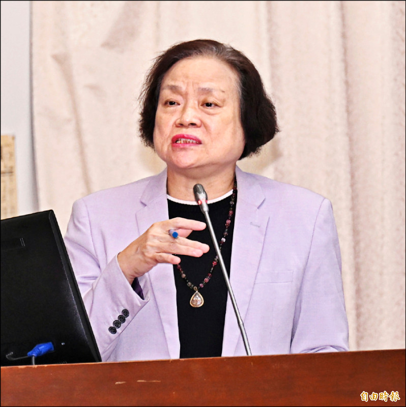 行政院主計長陳淑姿表示，預估今年GDP趨近於6％。（記者方賓照攝）