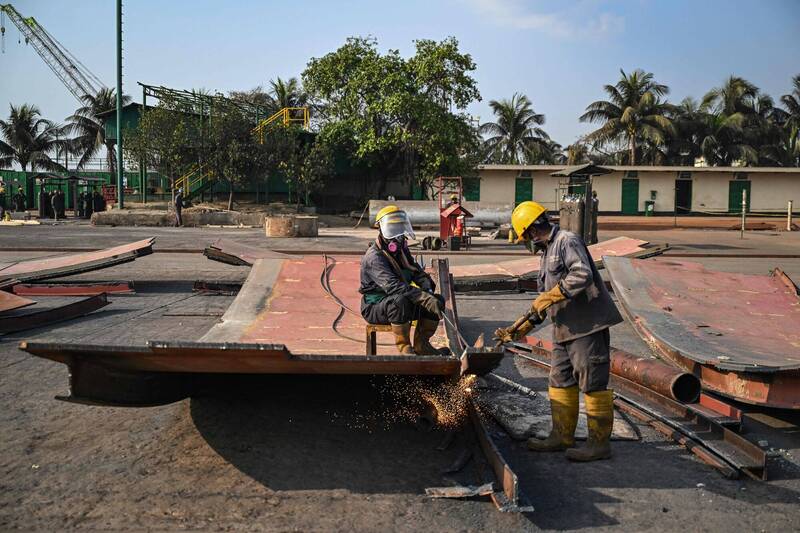 孟加拉是目前全球拆船業龍頭，市佔達46％。（法新社資料照）