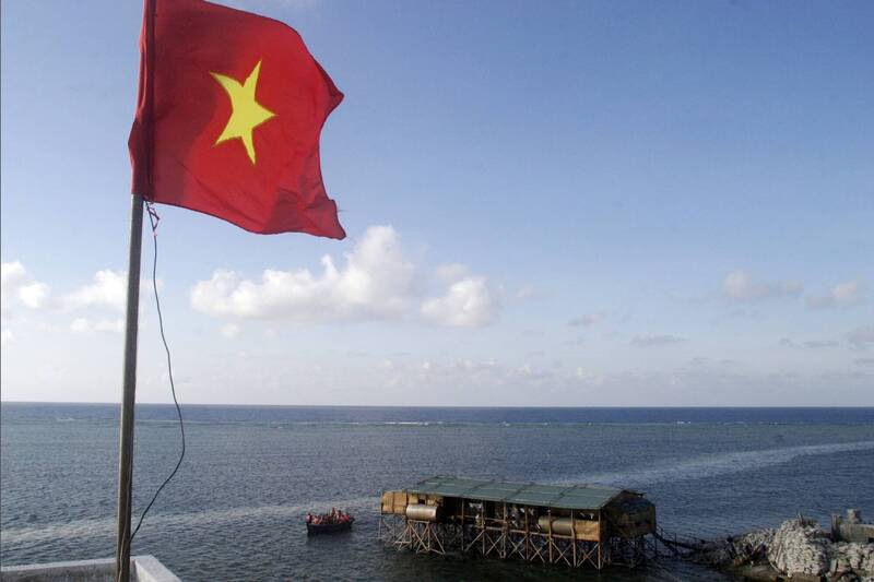 越南人工島的建設，被視為擴張海上版圖，挑戰中國航道控制權。（資料照，路透）