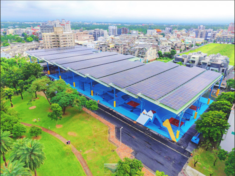 寶島陽光攜手屏東大學 打造全國大專院校最大光電球場