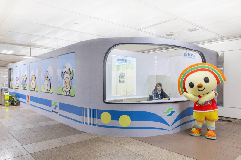 打卡新景點   這間7-ELEVEN變身捷運列車造型店