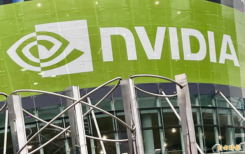 輝達透過「圍牆花園」（walled garden）策略，強勢在AI市場圈地，遭質疑是綁架AI發展。（資料照）