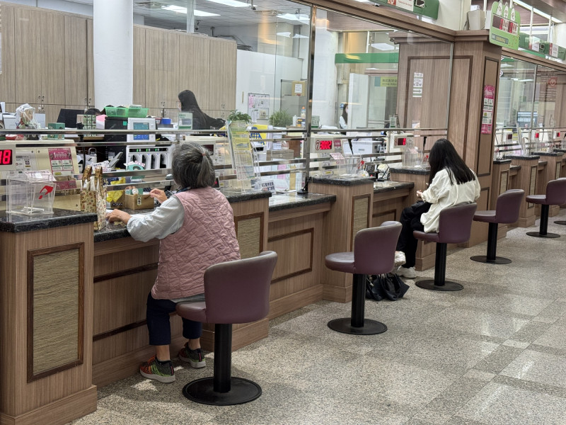 郵局今起開放臨櫃領取普發萬元 首週採單雙號分流