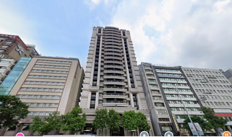 9月，沈姓、王姓等兩位自然人分別砸逾2億元買下臺北市中山區南京東路上的高價住宅「頂高豪景」18樓各一戶。（翻攝自Google Map）