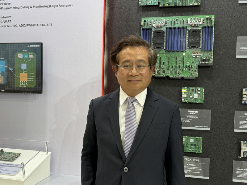 信驊董事長林鴻明對AI後市看法樂觀。（記者卓怡君攝）