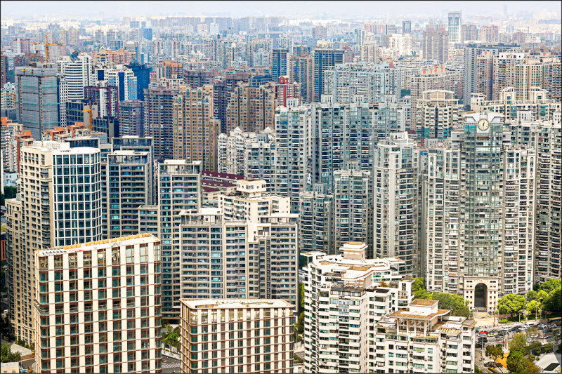 中國金融機構大舉出售「銀行直供房」，可能進一步打擊已陷入困境的房地產市場。（路透資料照）