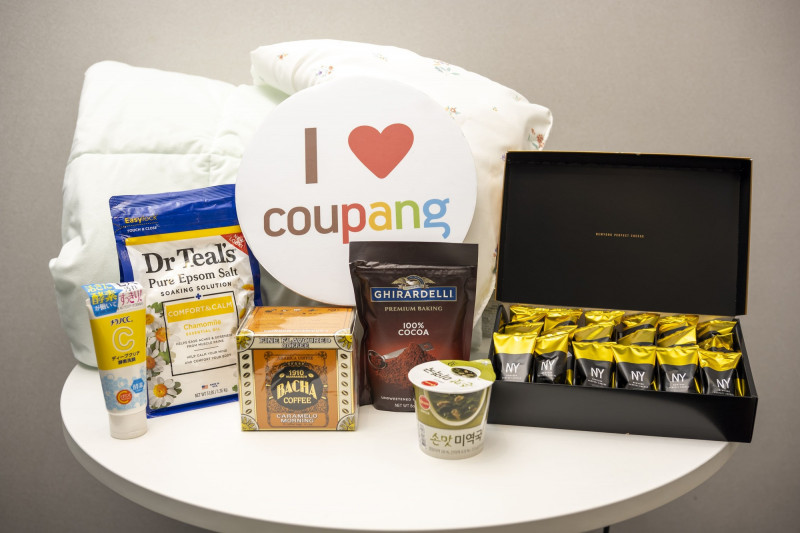Coupang酷澎火箭跨境推出「暖冬推薦商品」專區，集結美國可可粉、韓國保暖棉被，以及日本各地人氣美食特產，App 一鍵下單、直送到府。（業者提供）