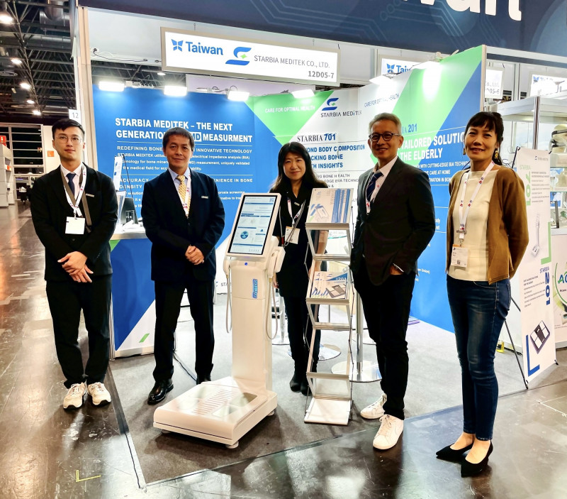 StarBIA系列參展德國杜塞道夫醫療展情形。（興友科技提供）