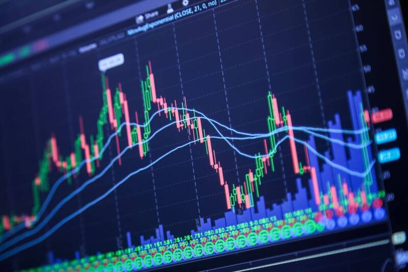 《路透》報導，今年與AI相關股票的大幅回調，顯示市場的懷疑聲音。（示意圖，彭博資料照）