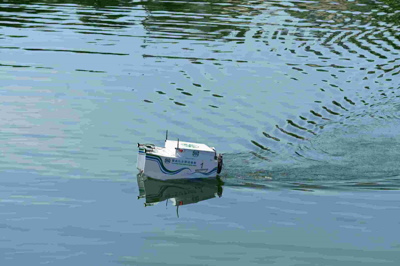 智能避障無需人工行駛  台水1號水質監測船啟動首航