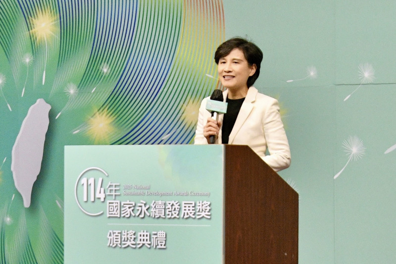 行政院副院長鄭麗君今表示，我太陽光電要達到2026年20GW目標，目前已掌握案源。（圖由行政院提供）
