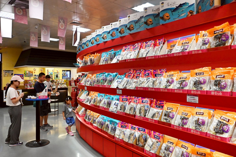 得意中華食品把一鍋滷味滷進世界舞台，如今產品行銷30餘國、年營業額破億。（記者李惠洲攝）